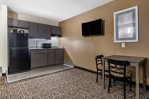 Quality Inn & Suites Spring Lake - Fayetteville near Fort Bragg