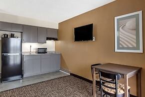 Quality Inn & Suites Spring Lake - Fayetteville near Fort Bragg