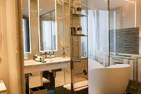 J Hotel, Shanghai Tower