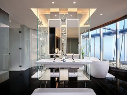 J Hotel, Shanghai Tower