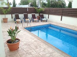 Luxury Villa - Private Pool and Wifi Perfect Location for a Holiday!