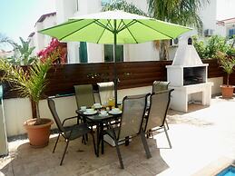 Luxury Villa - Private Pool and Wifi Perfect Location for a Holiday!