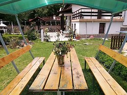 Three Bedroom House With Garden Only 10 km From Veliko Tarnovo