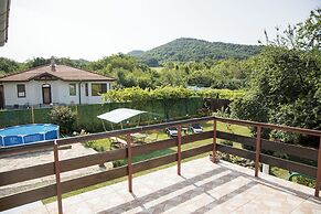 Three Bedroom House With Garden Only 10 km From Veliko Tarnovo