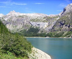 Outstanding Chalet for Groups South Facing Breathtaking Views all Year