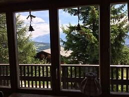 Outstanding Chalet for Groups South Facing Breathtaking Views all Year