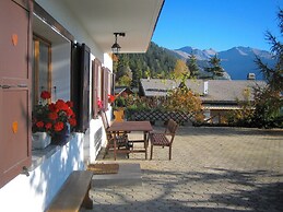 Outstanding Chalet for Groups South Facing Breathtaking Views all Year