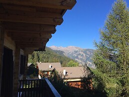 Outstanding Chalet for Groups South Facing Breathtaking Views all Year