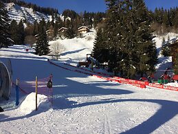 Outstanding Chalet for Groups South Facing Breathtaking Views all Year