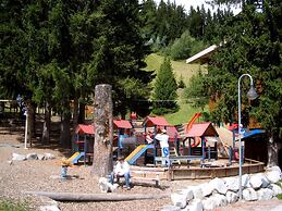 Outstanding Chalet for Groups South Facing Breathtaking Views all Year