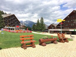 Outstanding Chalet for Groups South Facing Breathtaking Views all Year