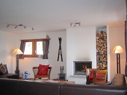 Outstanding Chalet for Groups South Facing Breathtaking Views all Year