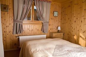 Outstanding Chalet for Groups South Facing Breathtaking Views all Year