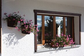 Outstanding Chalet for Groups South Facing Breathtaking Views all Year