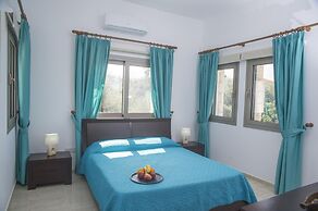 Stunning new Beach Front Villa,1st Line to the Beach, Large Pool, Wond