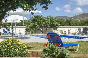 Stunning new Beach Front Villa,1st Line to the Beach, Large Pool, Wond