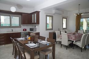 Stunning new Beach Front Villa,1st Line to the Beach, Large Pool, Wond