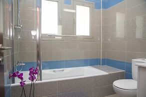 Stunning new Beach Front Villa,1st Line to the Beach, Large Pool, Wond