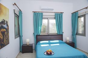 Stunning new Beach Front Villa,1st Line to the Beach, Large Pool, Wond