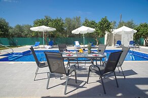 Stunning new Beach Front Villa,1st Line to the Beach, Large Pool, Wond