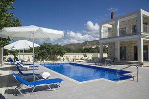 Stunning new Beach Front Villa,1st Line to the Beach, Large Pool, Wond