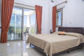 Stunning new Beach Front Villa,1st Line to the Beach, Large Pool, Wond