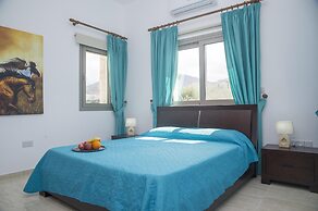 Stunning new Beach Front Villa,1st Line to the Beach, Large Pool, Wond