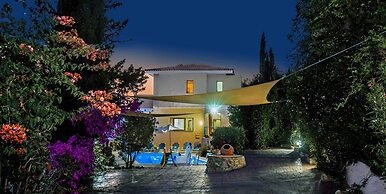 Wonderful Quiet Area, Completely Privacy, Large Private Pool, Colourfu