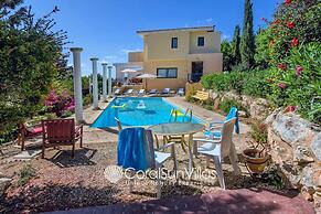 Wonderful Quiet Area, Completely Privacy, Large Private Pool, Colourfu
