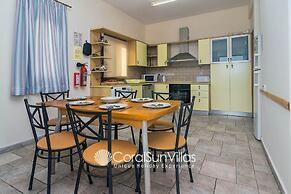 Wonderful Quiet Area, Completely Privacy, Large Private Pool, Colourfu