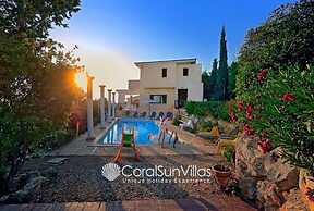 Wonderful Quiet Area, Completely Privacy, Large Private Pool, Colourfu