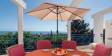 Wonderful Quiet Area, Completely Privacy, Large Private Pool, Colourfu