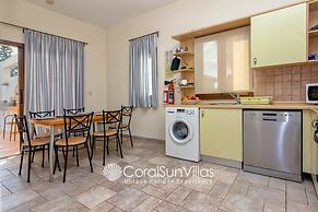 Wonderful Quiet Area, Completely Privacy, Large Private Pool, Colourfu