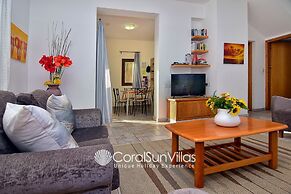 Wonderful Quiet Area, Completely Privacy, Large Private Pool, Colourfu