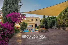 Wonderful Quiet Area, Completely Privacy, Large Private Pool, Colourfu