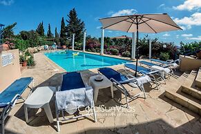 Wonderful Quiet Area, Completely Privacy, Large Private Pool, Colourfu