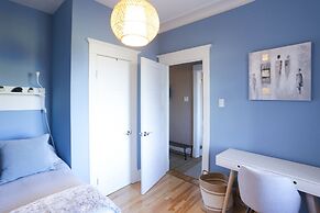 The Authentic and Charming Montrealer