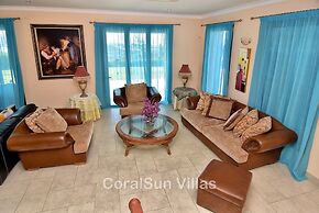 Amazing Luxury Villa, Enormous Heated Pool Jacuzzi, Gym, Games Room In