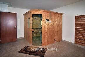 Amazing Luxury Villa, Enormous Heated Pool Jacuzzi, Gym, Games Room In