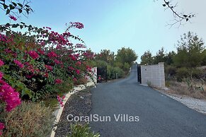 Amazing Luxury Villa, Enormous Heated Pool Jacuzzi, Gym, Games Room In