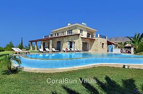 Amazing Luxury Villa, Enormous Heated Pool Jacuzzi, Gym, Games Room In