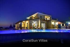 Amazing Luxury Villa, Enormous Heated Pool Jacuzzi, Gym, Games Room In