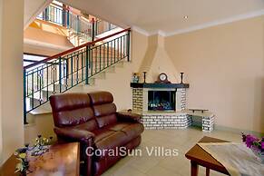 Amazing Luxury Villa, Enormous Heated Pool Jacuzzi, Gym, Games Room In