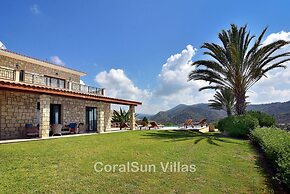 Amazing Luxury Villa, Enormous Heated Pool Jacuzzi, Gym, Games Room In