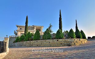 Amazing Luxury Villa, Enormous Heated Pool Jacuzzi, Gym, Games Room In