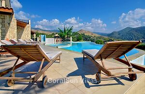 Amazing Luxury Villa, Enormous Heated Pool Jacuzzi, Gym, Games Room In