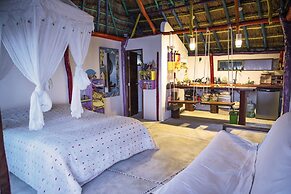 Room in Bungalow - El Secrereto Ocean Front Cabin