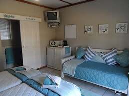 Tripple Room 3 Singlesking Single Cherry Lane Self Catering and BB