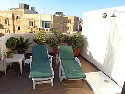 Lovely Penthouse With Private sun Terrace Between Valletta and Sliema