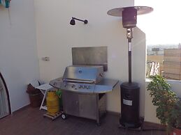 Lovely Penthouse With Private sun Terrace Between Valletta and Sliema